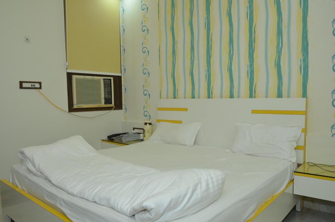 Hotel Paradise Inn Auraiya Kültér fotó