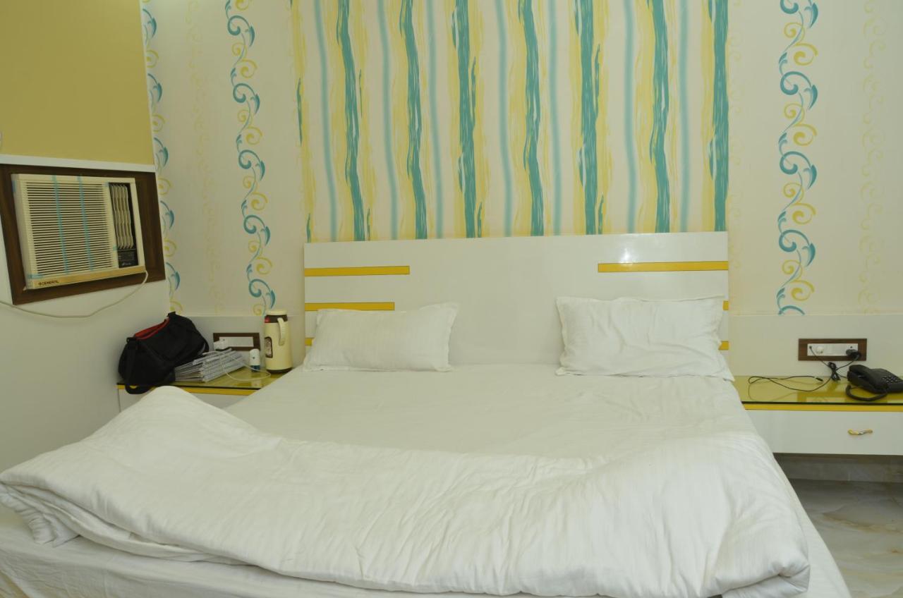 Hotel Paradise Inn Auraiya Kültér fotó