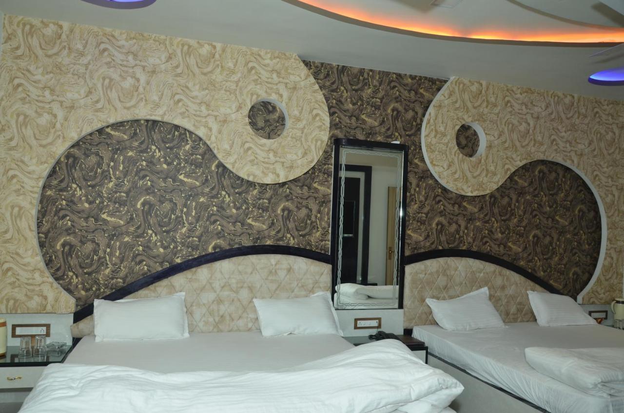 Hotel Paradise Inn Auraiya Kültér fotó